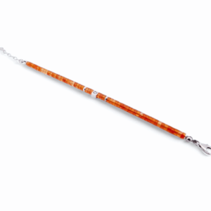 Bracelet artisanal en agate orange serti d’un diamant naturel – création de joaillier haut de gamme.