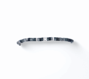 Bijou raffiné : bracelet en pierres naturelles agate et serpentine, monté sur argent avec diamant.