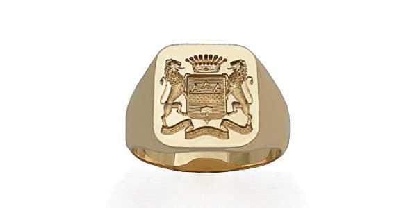 chevalière avec une gravure héraldique en or jaune 18 carats, gravure sur mesure a Nantes d armoirie et blason